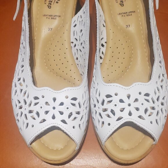Spring Step White Open Toe Wedge Leather  Shoes/Sandals -  Size 7 (37) Like New - Picture 2 of 9
